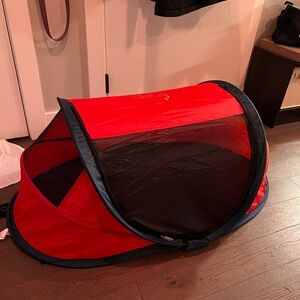 KidCo Peapod Portable Foldable Mesh Toddler Travel Tent and Storage Bag